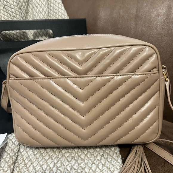 Saint Laurent Quilted Camera Bag in Beige Taupe with Gold Hardware - Picture 4 of 6